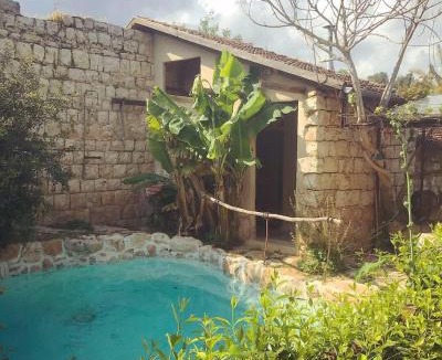 Ilaniya Ski Chalet | Hemdatya Stone Suites In The Galilee