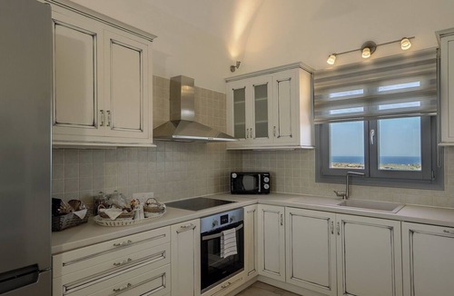 Akrotiri Villa | Hemera Holiday Home