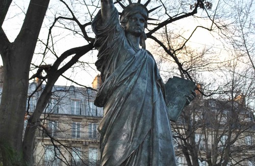 Notre-Dame-des-Champs Apartment | Hemingway's Hood between Luxembourg Gardens and Montparnasse