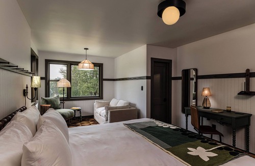 Neversink Hotel | Hemlock Neversink