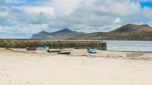 Garn Fadryn House | Hen Dafarn