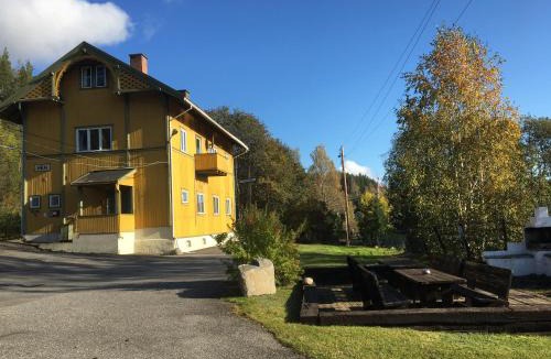 Ringerike Apartment | Hen stasjon Venteværelset