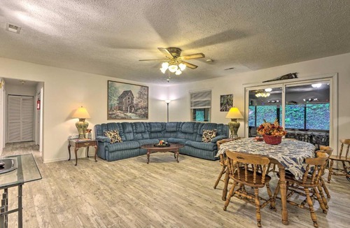 Bat Cave House | Hendersonville Retreat Less Than 4 Mi to Lake Lure!