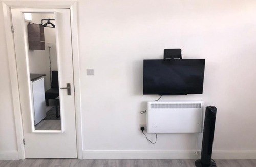 Hendon Apartment | Hendon Private Studio