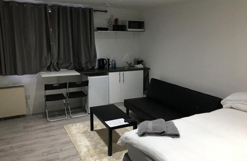 Hendon Apartment | Hendon Private Studio