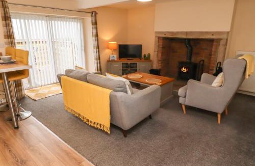 Chathill House | Henhill Lodge