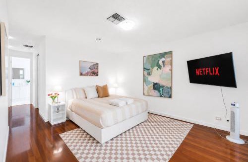 Henley Beach House | Henley Beachfront Luxury Home With Sauna Just 200m From Henley Square!