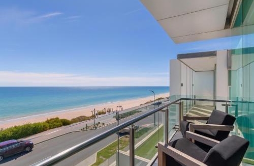 Henley Beach South House | Henley Beachfront Luxury Home With Private Pool, Spa And Sauna!