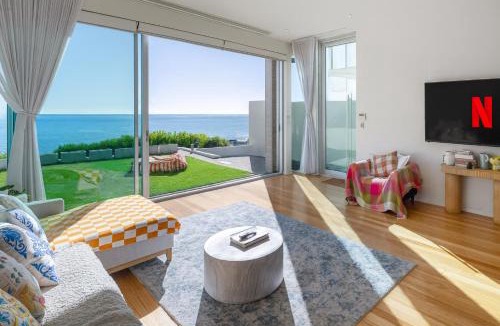 Henley Beach South House | Henley Beachfront Luxury Home With Private Pool, Spa And Sauna!
