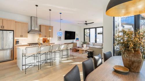 Bouldin House | Henley by AvantStay