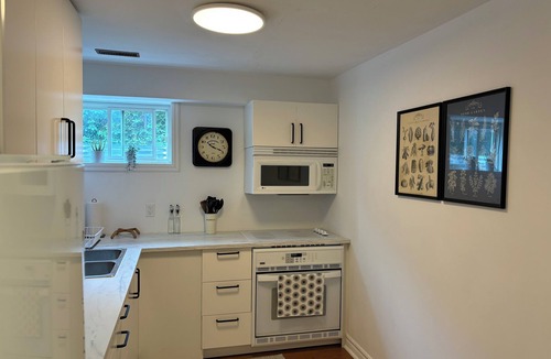 Lakeport Apartment | Henley Gardens - your green oasis in Niagara within walking distance to Beach