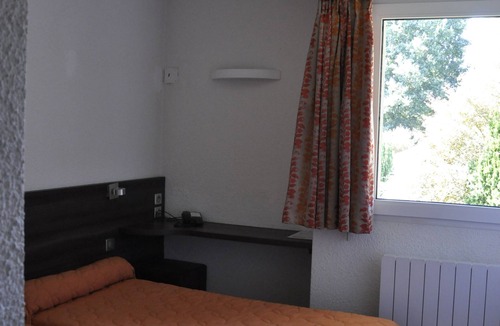 Rostrenen Hotel | Henri 4