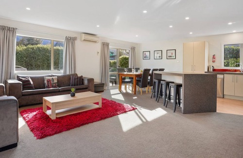 Hanmer Springs Cottage | HEPBURN HAVEN, family friendly, with a garden in Hanmer Springs