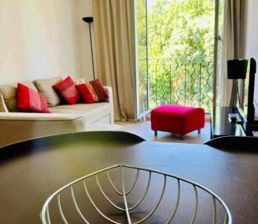 Saint-Tropez Apartment | Heraclee