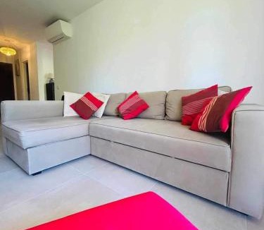 Saint-Tropez Apartment | Heraclee