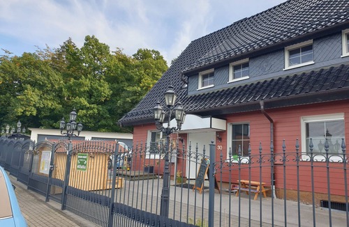 Bleiwasche Apartment | "Herbst" Vacation Rental at Villa Waldrand | Luxury Bathroom and Large Garden | Right on the Edge of the Forest