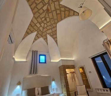 Brindisi Histotic Center Apartment | Heritage Double Suite - Sleep under authentic star-vaulted ceilings