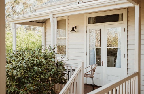 Grose Vale House | Heritage Farmhouse With Fireplace and Pool