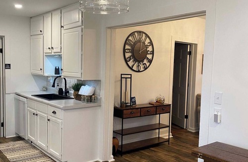 Carrollton House | Heritage House- 3 Bed, 1 Bath Newly Remodeled Modern Whole House Rental, Yard