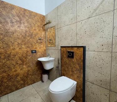 Alwaye Villa | Heritage Waterfront Villa with Private Pool-Aluva