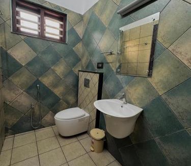 Alwaye Villa | Heritage Waterfront Villa with Private Pool-Aluva