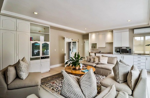 Voelklip Hotel | Hermanus Beachfront Lodge