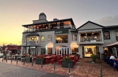 Hermanus City-Centre Apartment | Hermanus Waterfront Apartment