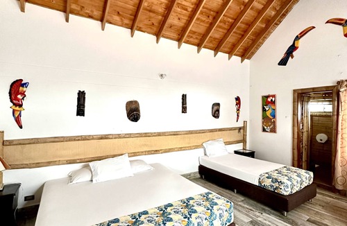 Medellin Hotel | Hermosa Habitacion Family Multiple En Santa Elena