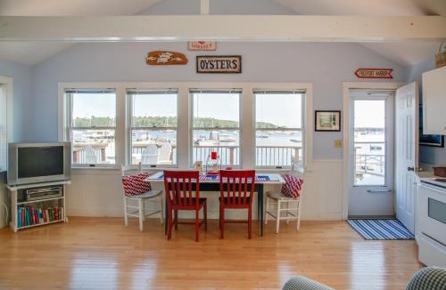 Freeport House | 'Heron Cottage' on Casco Bay w/Deck & Boat Dock!