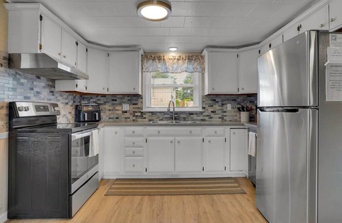 Mount Aetna House | Hershey Retreat | Pool, Spa, Sauna, Plunge, & Pond