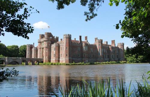 Hailsham Apartment | Herstmonceux Castle - Bader Hall