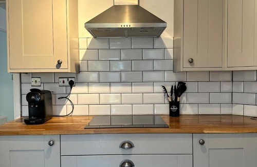 Hatfield Villa | Hertfordshire Stay and Free Parking