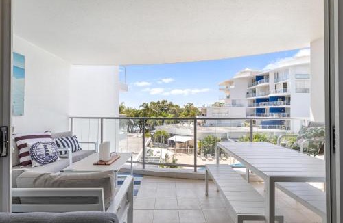 Urangan Apartment | Hervey Bay 50 meters from the beach, 2BR 2BA Apartment in Resort on the Esplanade with 2 Pools, Spa, Gym, and Parking