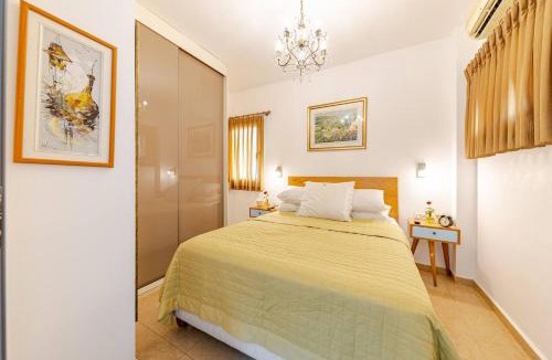 Herzliya Pituach Apartment | Herzliya Pituach Apartment with Pool, by the Beach