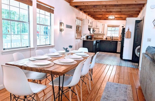 Cleveland House | Hester Gap - wineries, AT hiking + Dahlonega/Helen