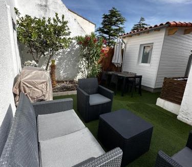 Saint-Georges-de-Didonne House | « Heures claires » logement de charme avec parking