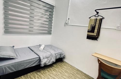 Taman Jubilee Hostel | Hey Rest Up with shared bathroom