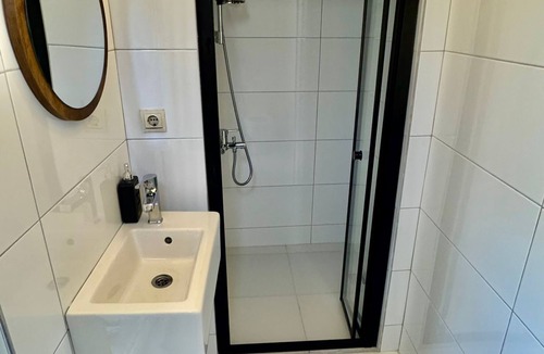 Adalar Hostel | HEYBELIADA