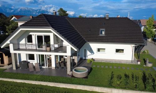 Kranj House | Hiša Helena