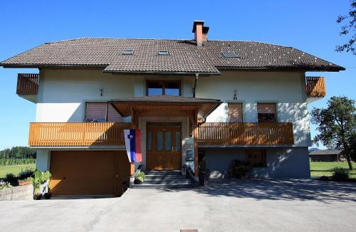 Sencur House | Hiša na Vrtu