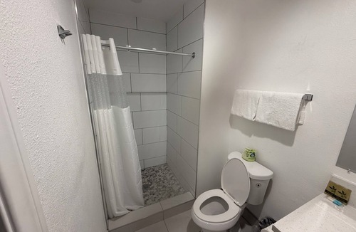 East Pasadena Hotel | Hi-Way Host Motel
