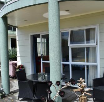 Waihi Beach Bed & Breakfast | Hibiscus Bed & Breakfast