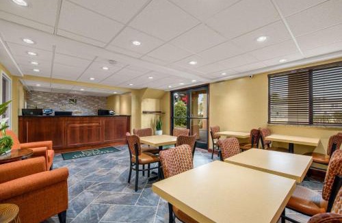 Galloway House | Hibiscus Inn & Suites