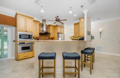 Punta Gorda House | Hibiscus |Waterfront|Heated Pool-Dock-Bikes-Kayaks