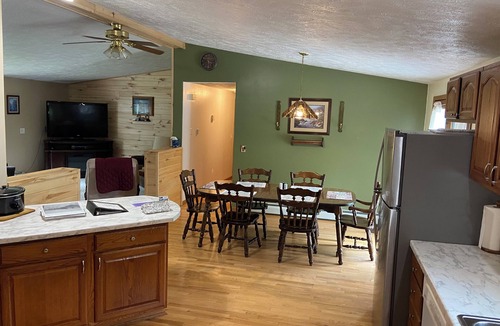 Shingleton House | Hickey Creek Retreat Secluded Log Home - 7 miles from Pictured Rocks Lake shore