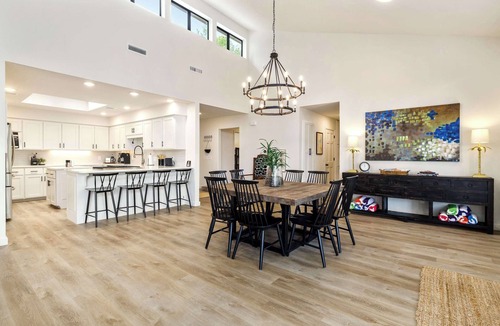 Lowell House | Hickory - Beaver Lake Waterfront