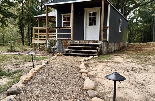 Cedar Bluff Cabin | Hickory Cabin @ Little River Hideout - Cozy tiny home right on Little River