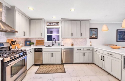 Gallatin House | Hickory Dickory Dock - Nashville Lakefront Family Retreat