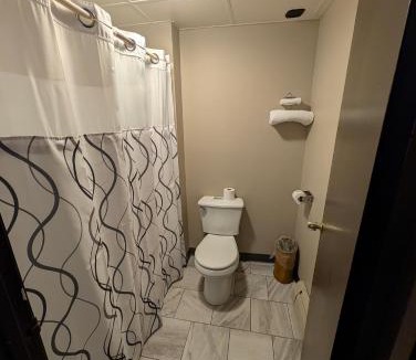 Hickory Hills Hotel | Hickory West Inn