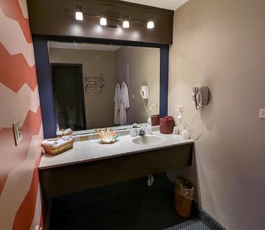 Hickory Hills Hotel | Hickory West Inn